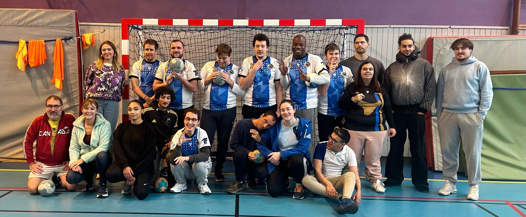 Équipe Hand adapté